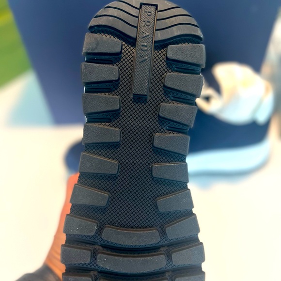 👟Prada Calcature Donna Nylon shoes (size 39) Includes box! - Picture 3 of 4